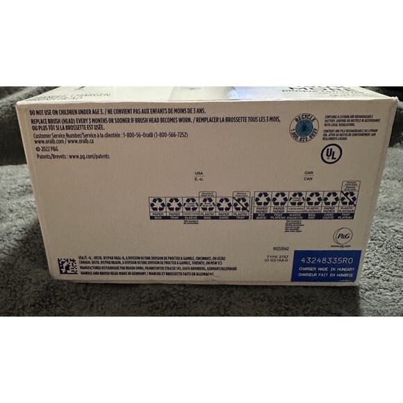 Oral-B iO Series 3 Rechargeable Electric Toothbrush White New Sealed - Picture 3 of 6